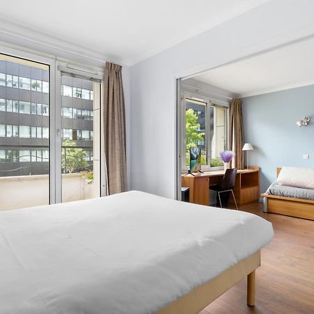 Grand Appartement Avec Balcon - Proche Parc Des Expo - Parking Privee Иси-ле-Мулино Екстериор снимка
