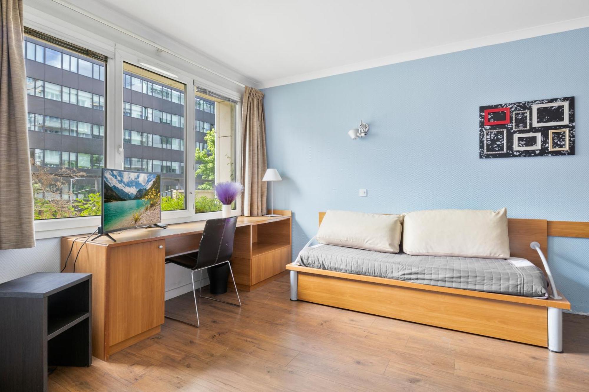 Grand Appartement Avec Balcon - Proche Parc Des Expo - Parking Privee Иси-ле-Мулино Екстериор снимка