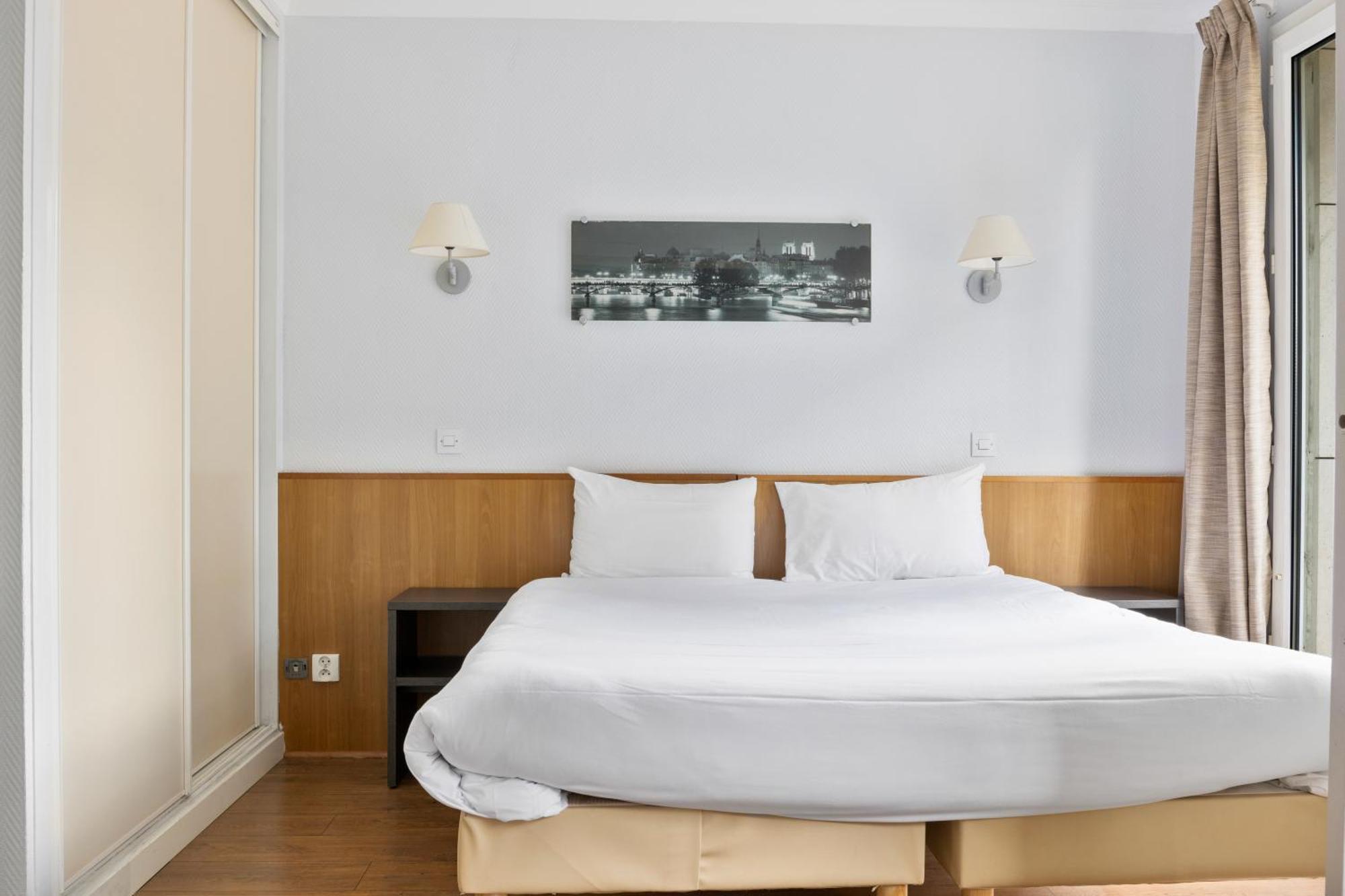 Grand Appartement Avec Balcon - Proche Parc Des Expo - Parking Privee Иси-ле-Мулино Екстериор снимка